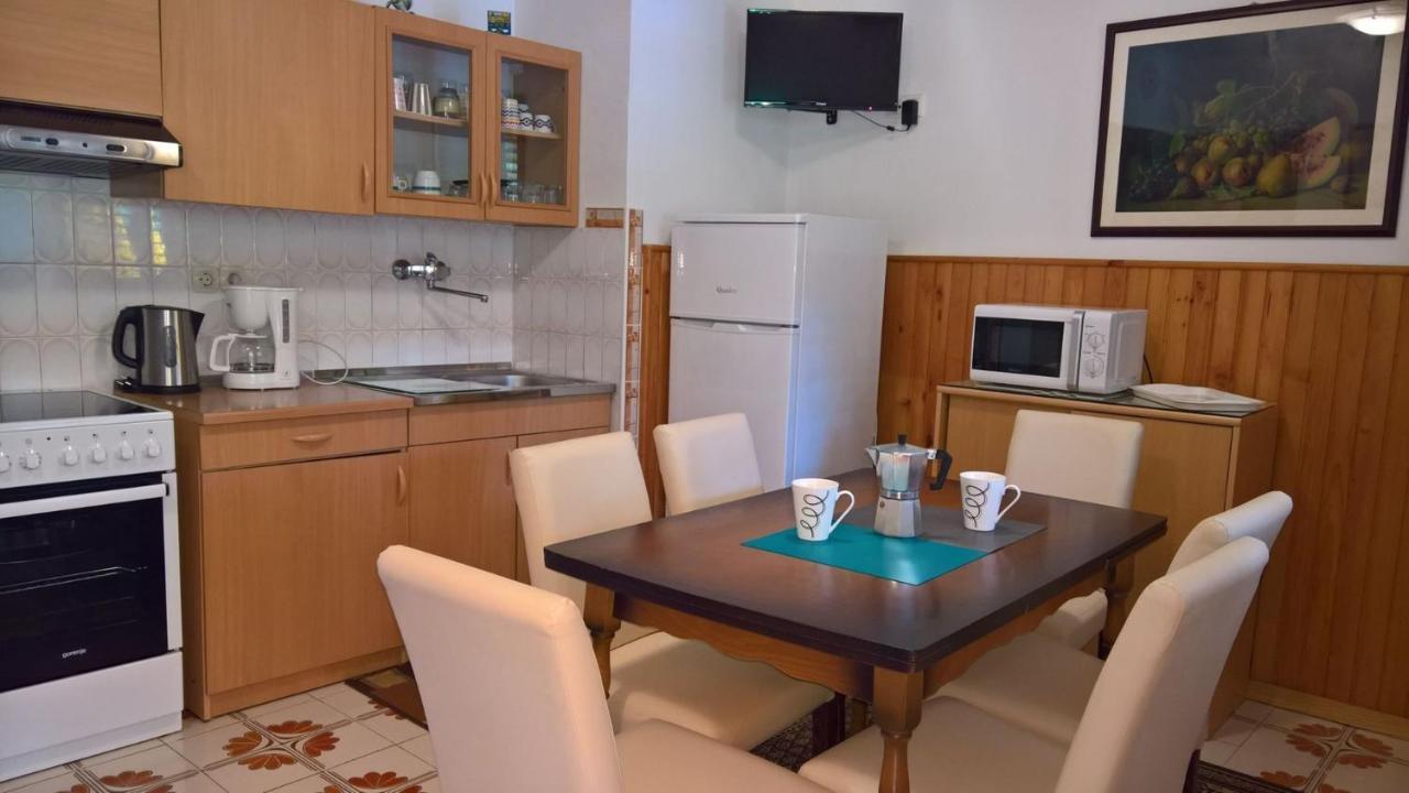 Apartments Trupec Malinska Buitenkant foto